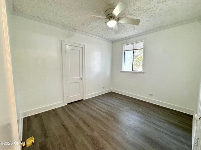 Building Photo - 422 Magnolia Ave