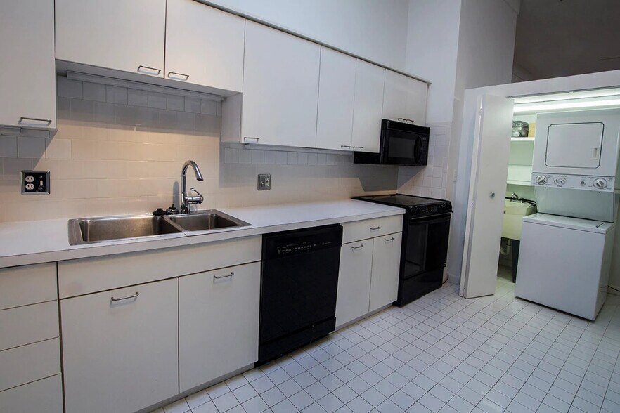 Building Photo - 9421 Joseph Campau St