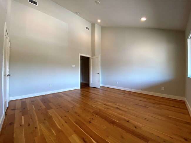 Building Photo - 4116 McDuffie St
