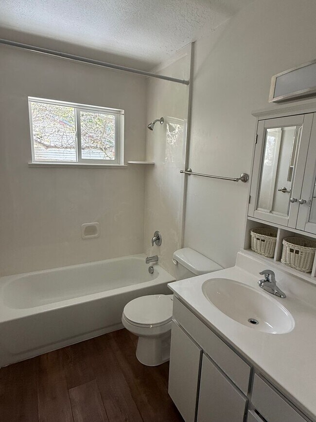 Building Photo - 54 W Clearfield triplex