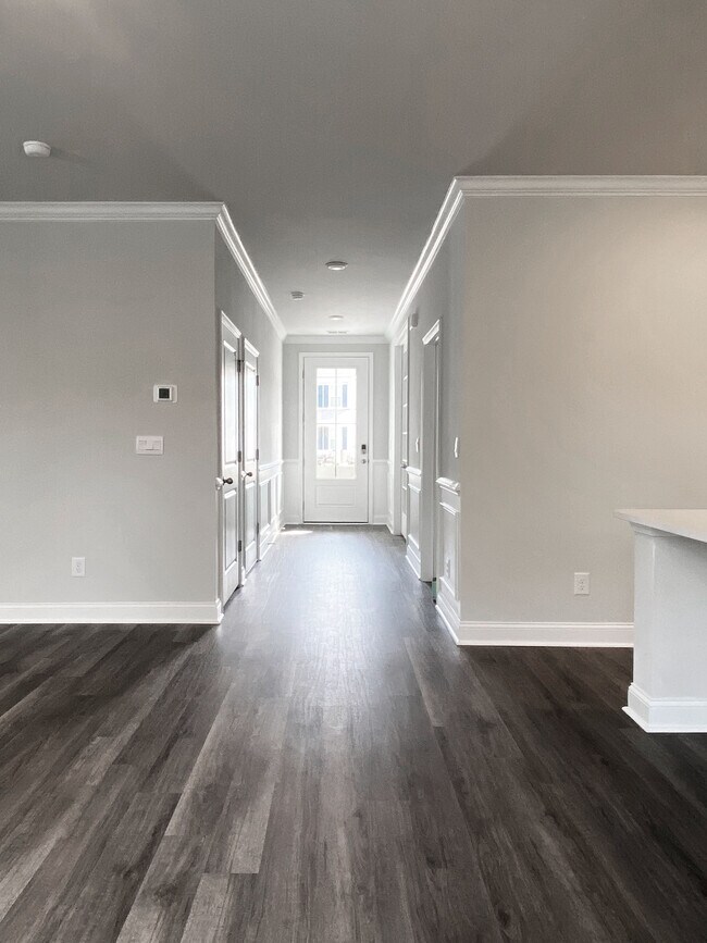 Building Photo - 6015 Forest Dell Ct