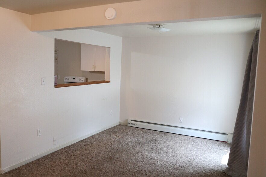 Building Photo - 228 3rd St