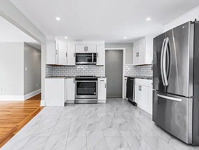 Building Photo - Beautifully Renovated 3-Bedroom Home in Woburn – $3,999.00/mo