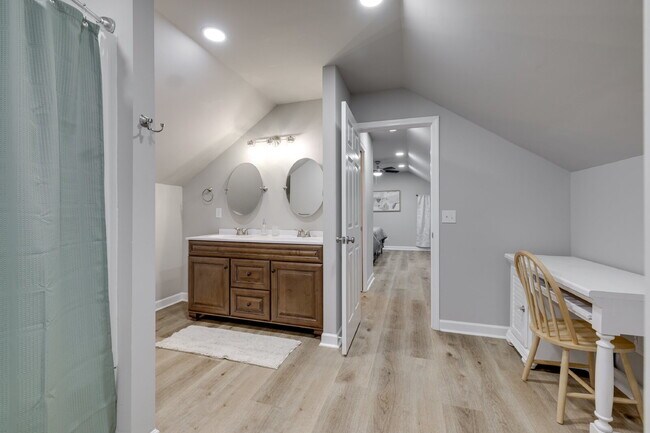 Building Photo - "Charming 2-Bedroom Furnished Retreat with Spacious Layout and 2.5 Baths in York, SC!"