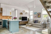 Building Photo - 2000 Riverview St