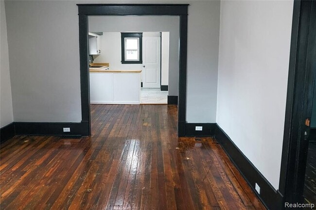 Building Photo - 618 Clinton St