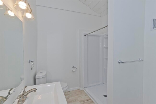 Building Photo - 16 Knightville Dam Road