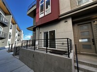 Building Photo - Spacious 3-Bed Townhouse with Finished Bas...