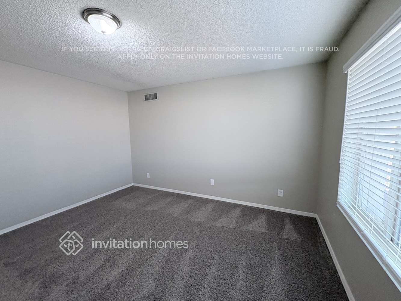 Building Photo - 2835 S Standage