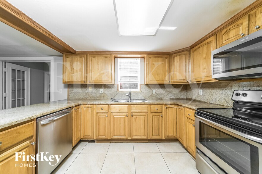 Building Photo - 7654 Balmy Ct