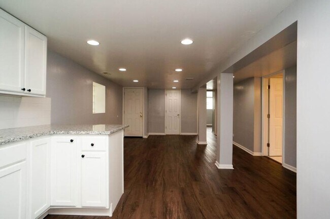 Building Photo - 2 bedroom in Chicago IL 60641