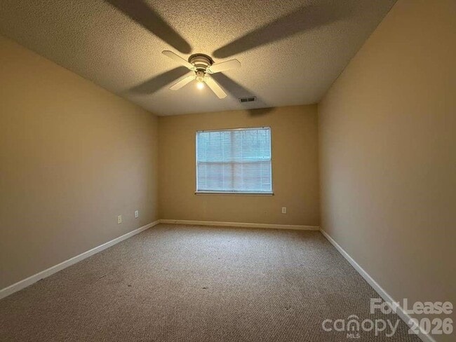 Building Photo - 6007 Cougar Ln