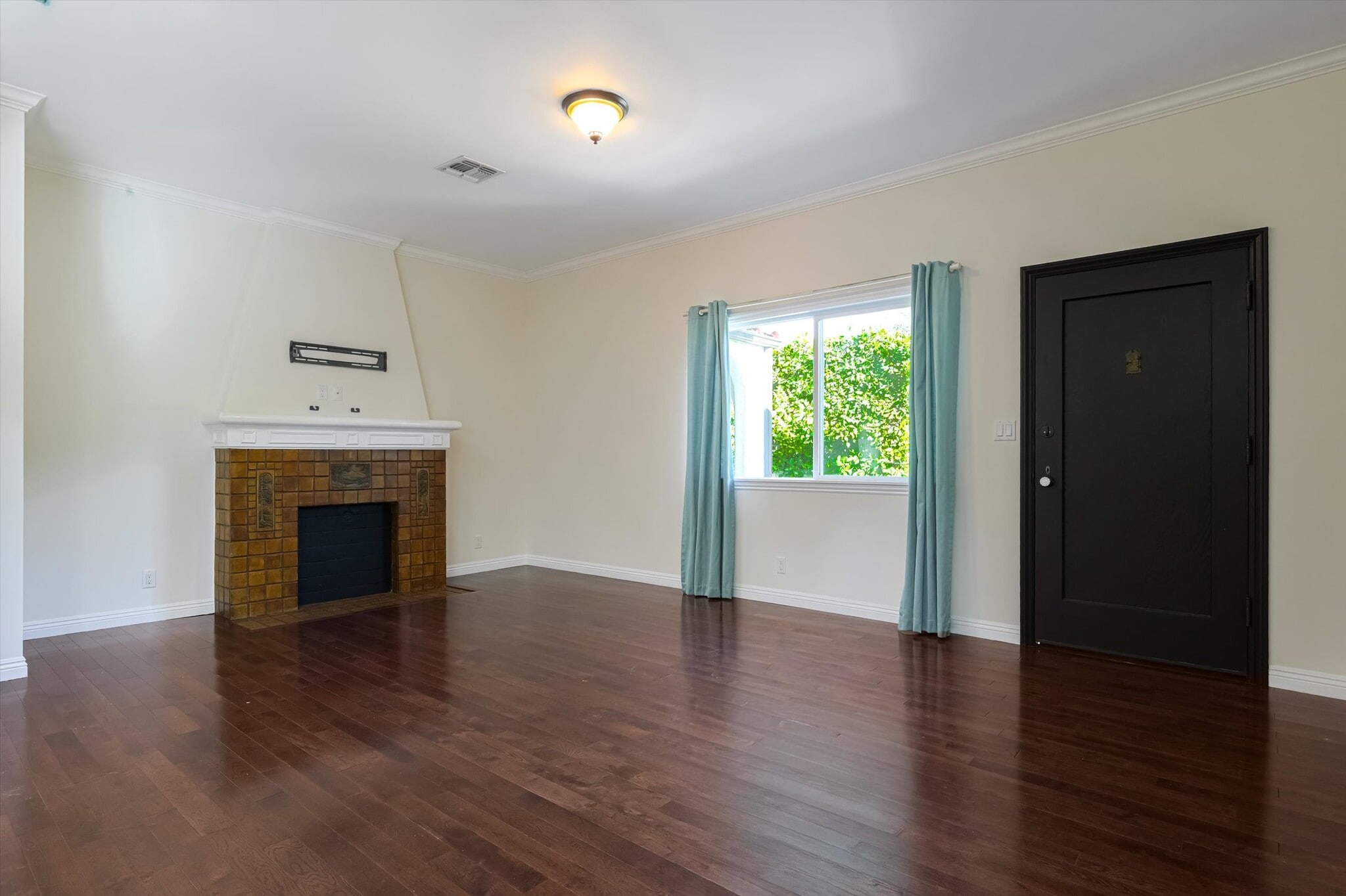 Building Photo - 809 N La Jolla Ave