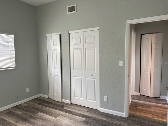 Building Photo - 37 144th Ave