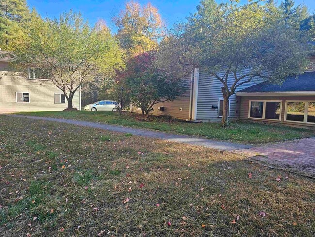 Building Photo - 30 Sterling Ln