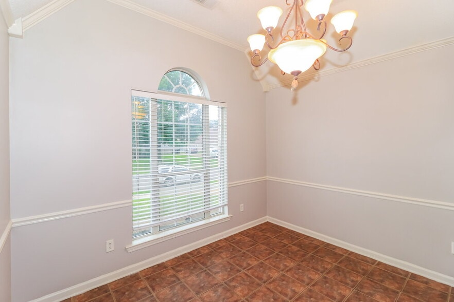 Building Photo - 7708 Shadow View Cove