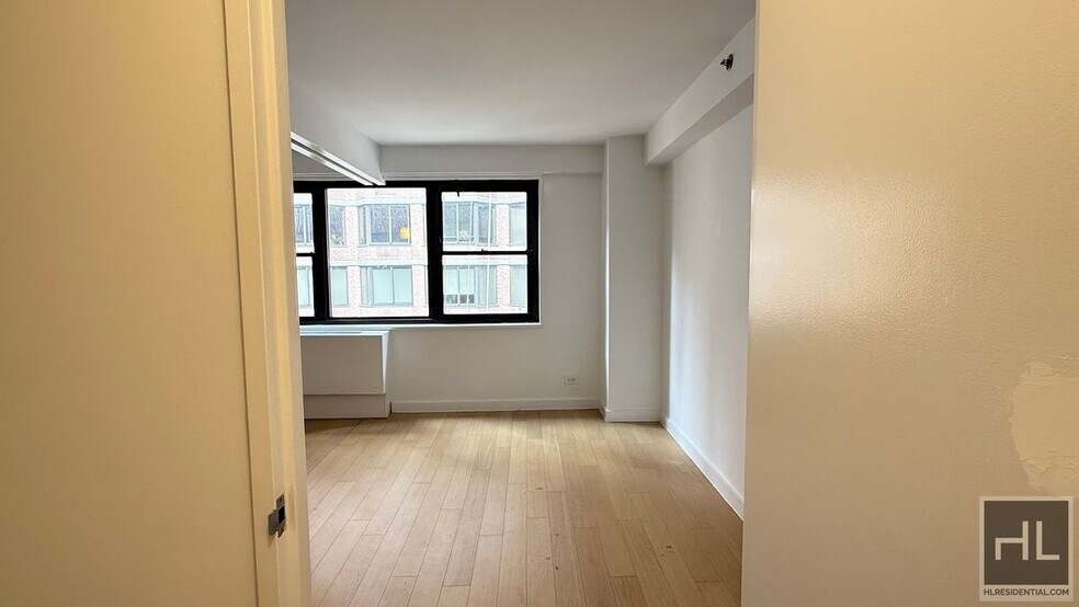 Building Photo - East 39th Street