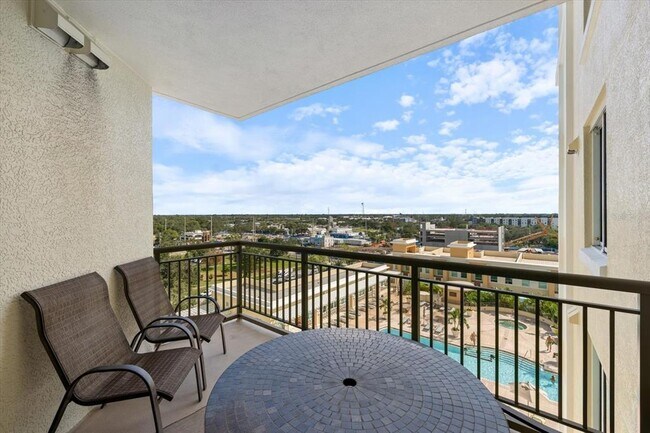 Building Photo - 800 N Tamiami Trl