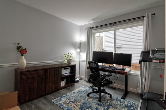 Building Photo - 940 223rd Pl NE