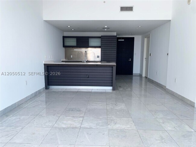 Building Photo - 200 Biscayne Blvd Way