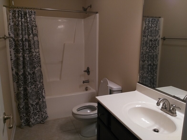 Building Photo - 207 Portico St