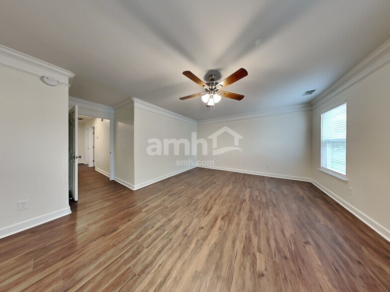 Building Photo - 85 Summer Hill Way