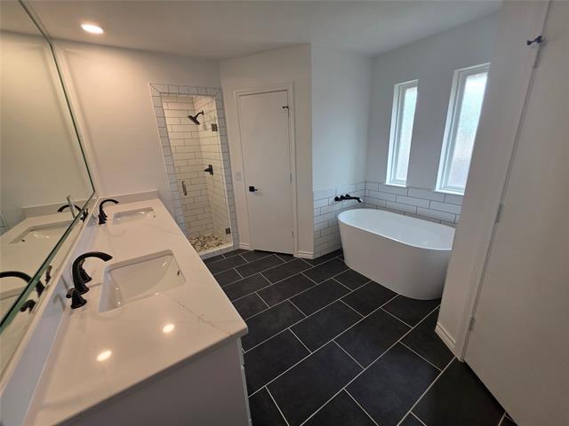 Building Photo - 10168 Stoneleigh Dr