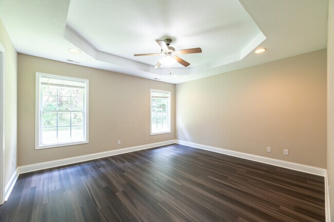Building Photo - 637 Marston Ln