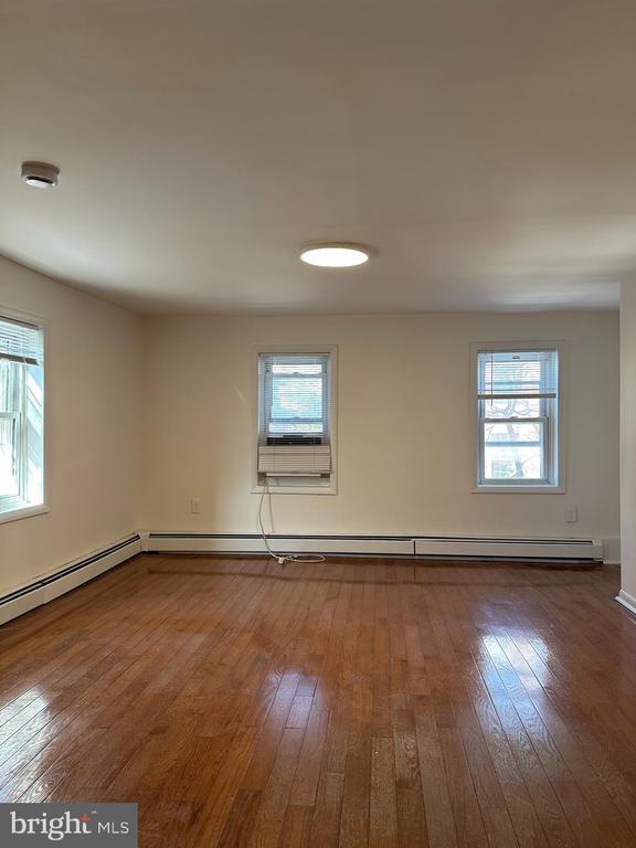 Building Photo - 1220 Pine St