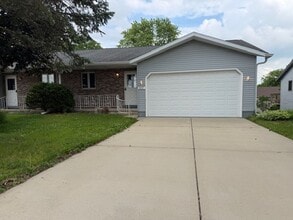 Building Photo - 657/659 Wood Violet Lane