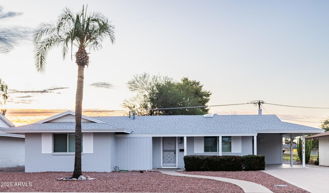 Primary Photo - 11417 N 103rd Ave