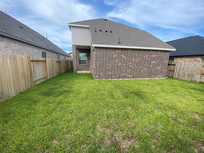Building Photo - 31323 Balsam Hawk Ln