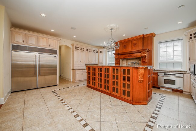 Building Photo - 5S550 Radcliff Rd