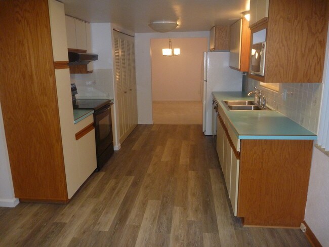 Kitchen - 9280 Tennyson St