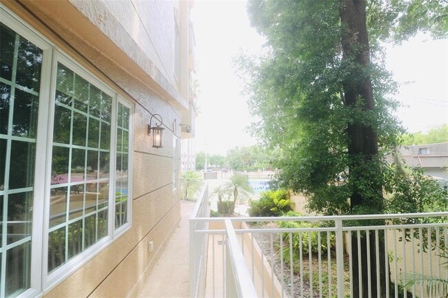 Building Photo - 1110 W Ivanhoe Blvd