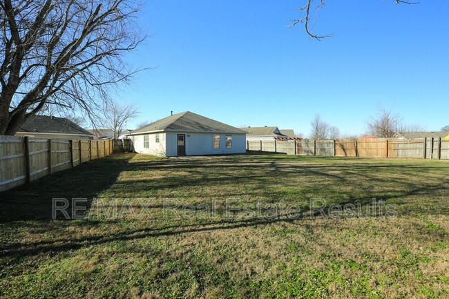 Building Photo - 50 Cheryl Cir