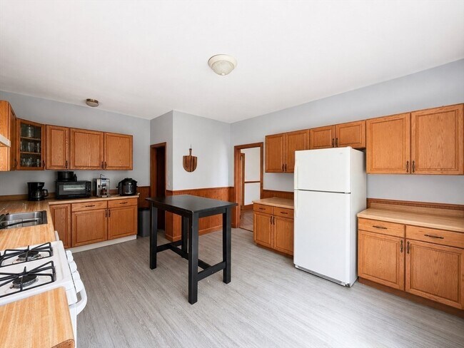 Building Photo - 1 Adirondack Pl