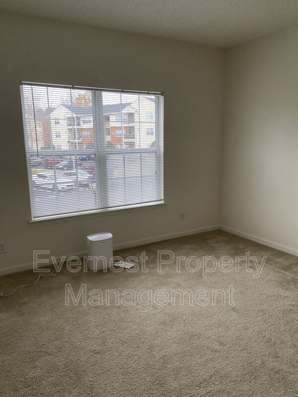 Building Photo - 9601 Links Way