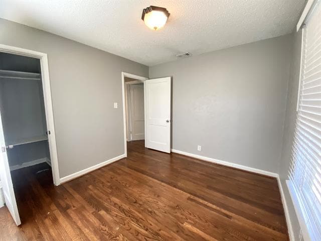 Building Photo - 2114 Dunloe Ave