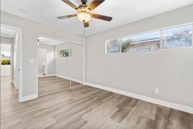 Building Photo - So many bathrooms!