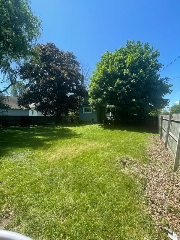 Building Photo - 528 Lindbergh Ave