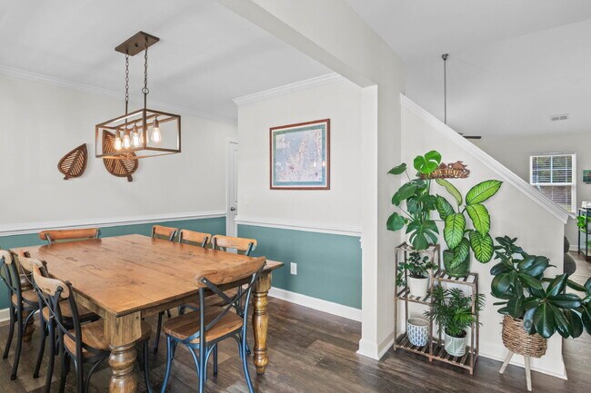 Building Photo - 410 Silverstone Pl