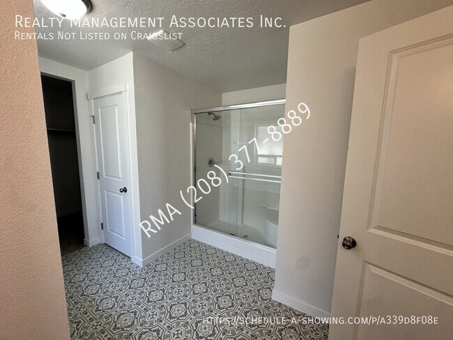 Building Photo - 3794 E Berwick Dr