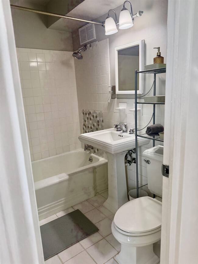 Building Photo - 6515 JFK Blvd E