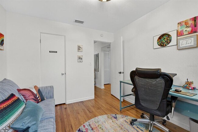 Building Photo - 2444 34th Ave N