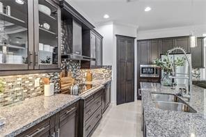 Building Photo - 9264 Glenforest Dr