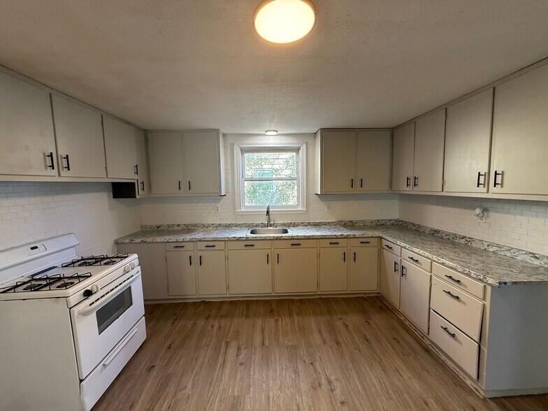 Kitchen - 45 Union St