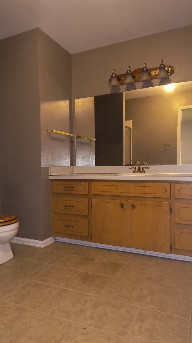 Building Photo - 717 Cara Jane Dr