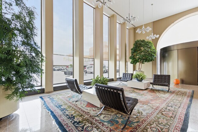 Building Photo - 1 Gold St