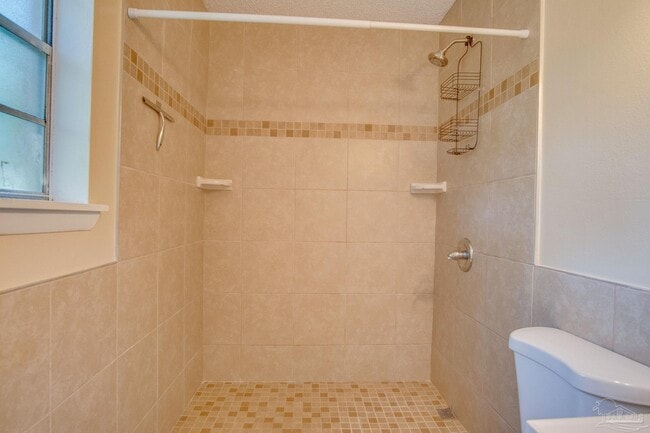 Building Photo - 386 Quigley Rd